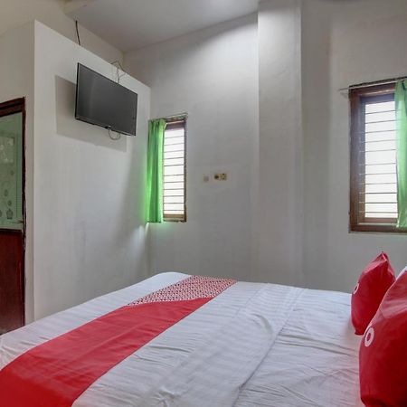Capital O 91690 Moza Guest House Klaten Экстерьер фото