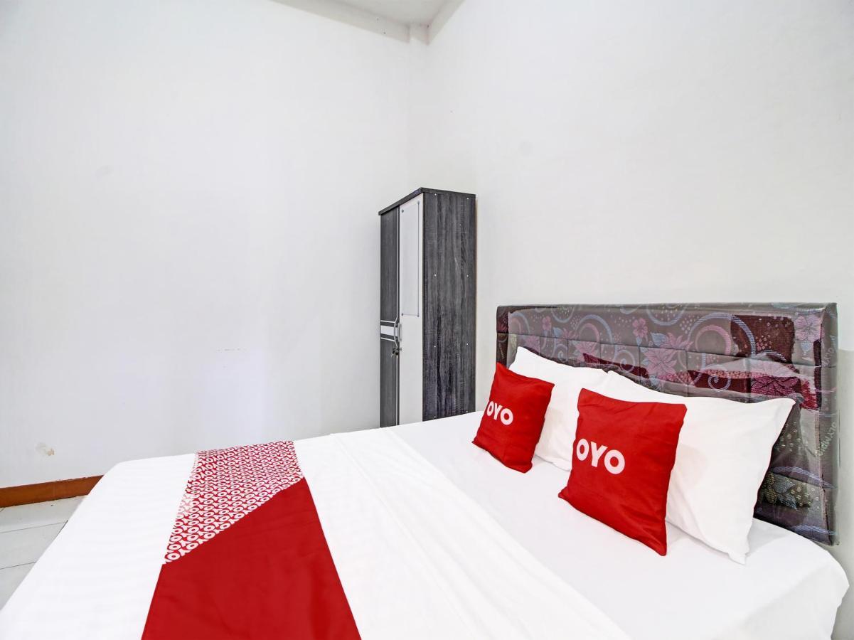 Capital O 91690 Moza Guest House Klaten Экстерьер фото
